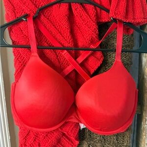 PINK Victorias Secret Wear Everywhere T-Shirt Lightly Lined Underwire Bra 36DD